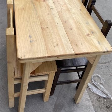 JUEGO DE MESA RUSTICO CON TABURETE