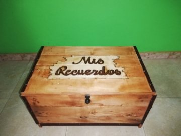  BAÚL EN MADERA PINO